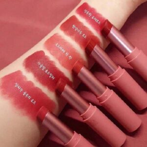 Black Rouge Lipstick Rose Velvet R04 2