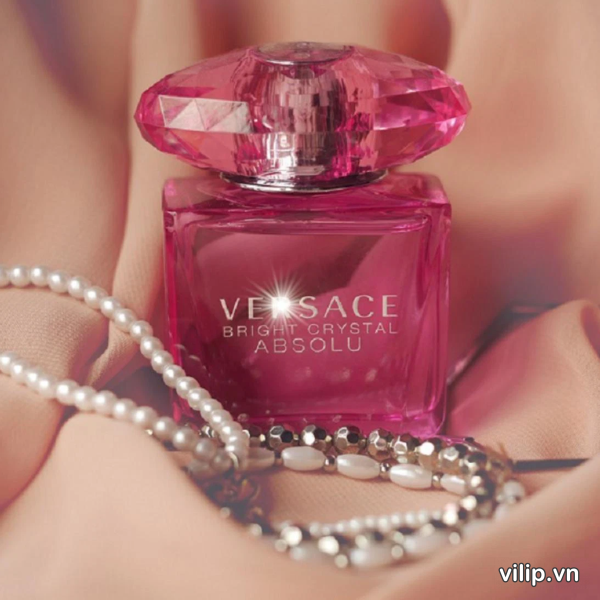 Nuoc Hoa Nu Versace Bright Crystal Absolu Edp 3 Nước hoa nữ Versace Bright Crystal Absolu EDP được thương hiệu Versace cho ra đời vào năm 2013. Đây là chai nước hoa được cho là nóng bỏng hơn, cuốn hút hơn so với phiên bản Versace Bright Crystal EDT.