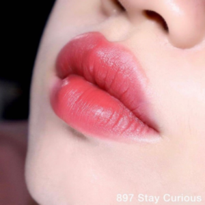 Son Mac Powder Kiss Velvet Blur Slim 897 Stay Curious Mau Do Hong 2