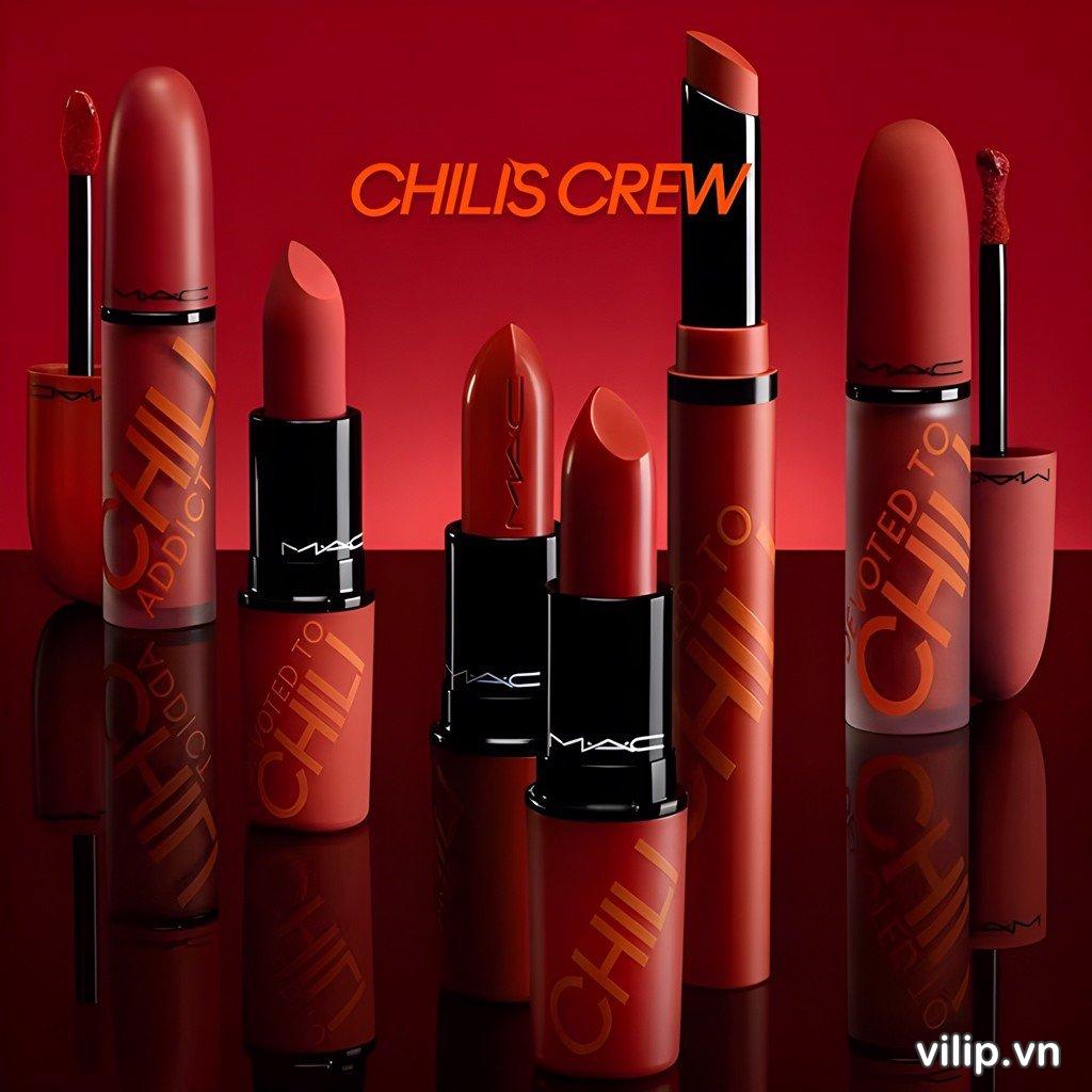 Son Mac Chili'S Crew Powder Kiss Velvet Blur Slim 877 Devoted To Chili  (Limited Edition) - Màu Đỏ Gạch | Vilip Shop - Mỹ Phẩm Chính Hãng