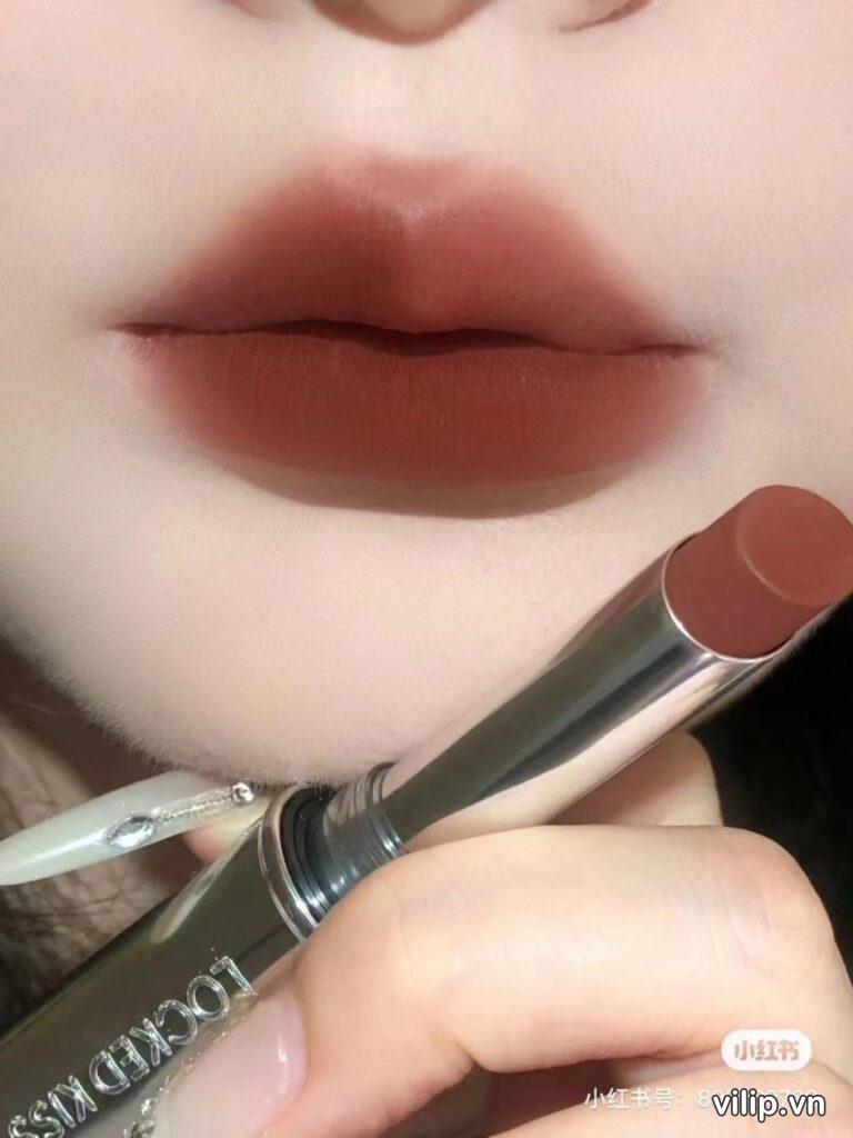 Son MAC Locked Kiss 24HR Lipstick 69 Sophistry 5